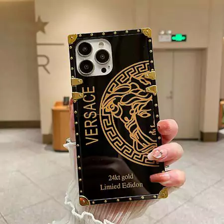 アイフォン 15プラス versace 携帯ケース 亮面