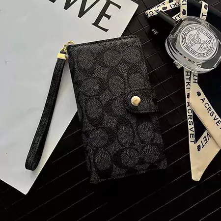 コーチ 手帳 型 iPhone16 ケース