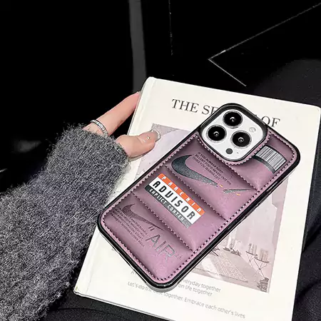 スポーツ 芸能人 ナイキiphone16 proケース