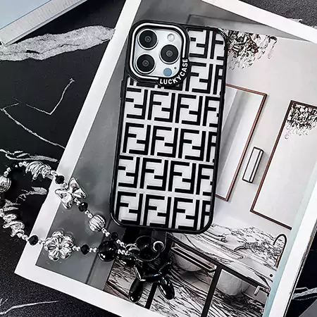 fendi iphone16 proケースストラップ付き