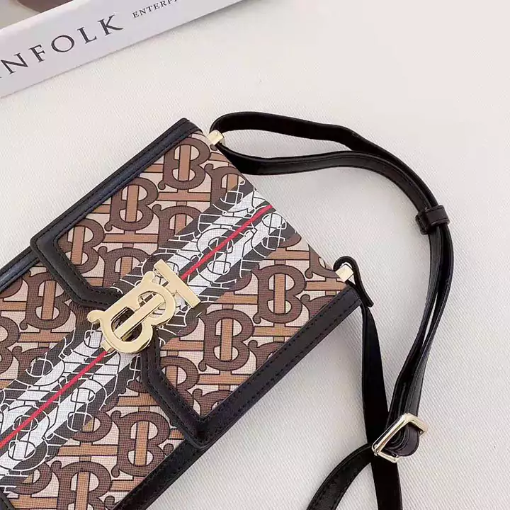 バーバリースマホショルダーポーチ 少女