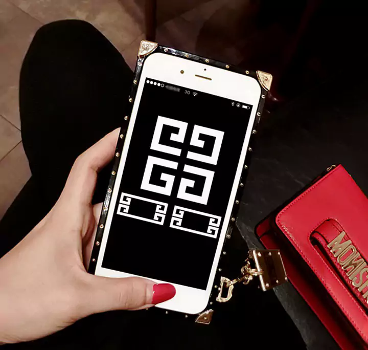 FENDI アイホンXs チェーン付きケース