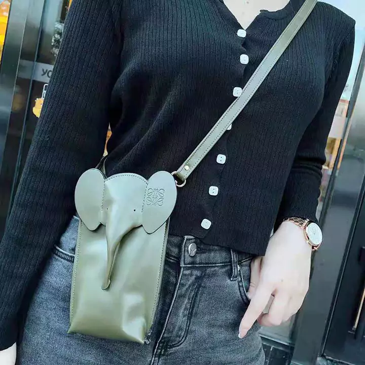 ロエベ エレファント iPhoneケース 偽物 ゾウ SC21051814 ロエベ iPhone16ケースコピー