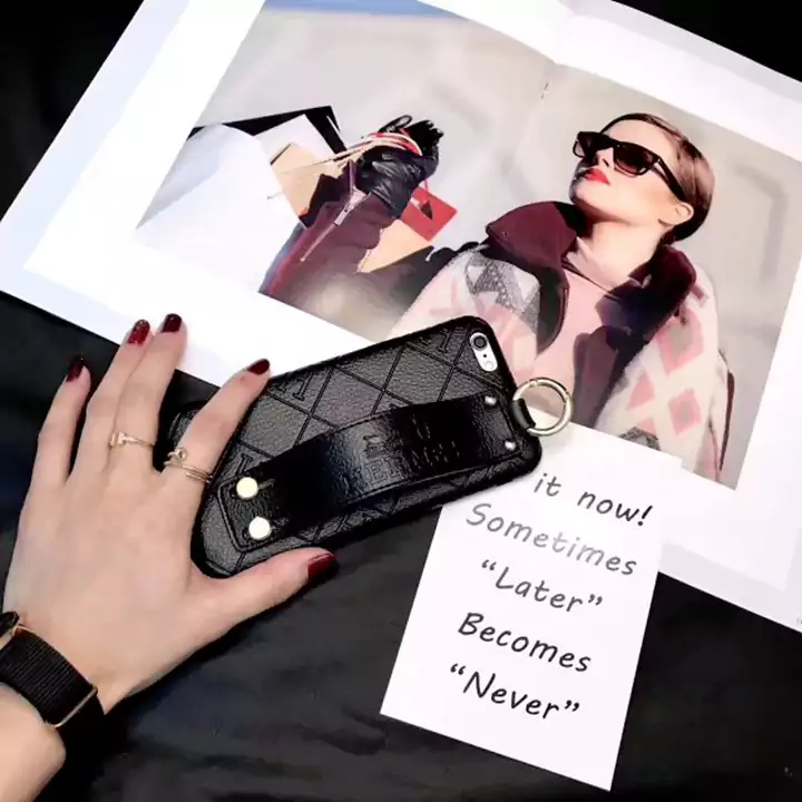 スマホケース ブランド 高級感