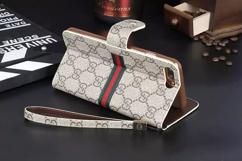 GUCCI iphone8plus護ケース マグネット