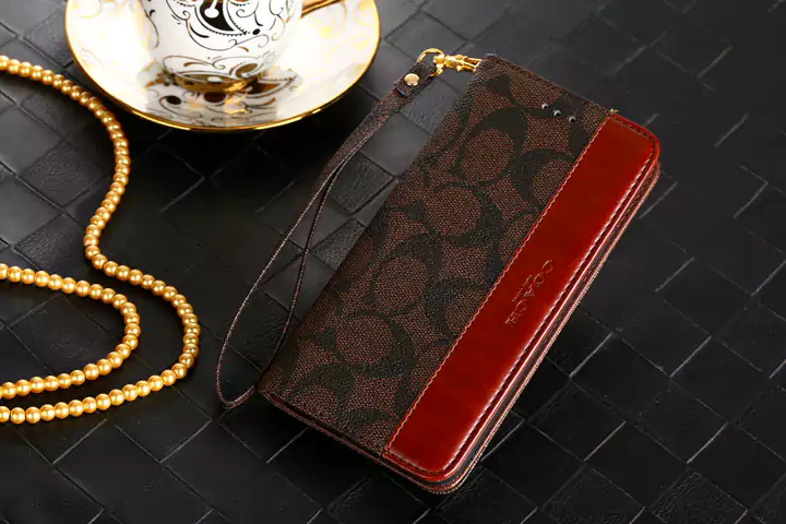 Coach アイフォン11 proケース