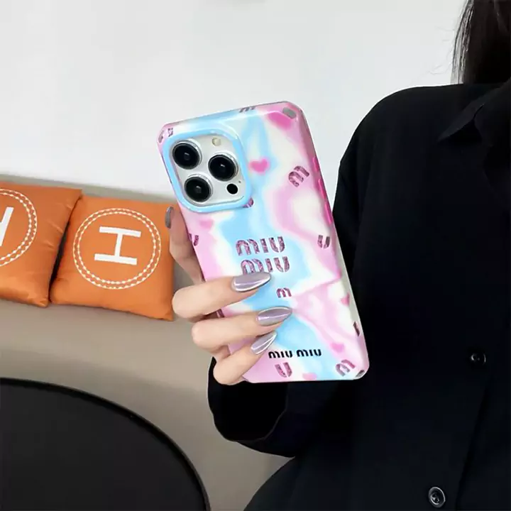 miumiu iphone16ケース 穴付き