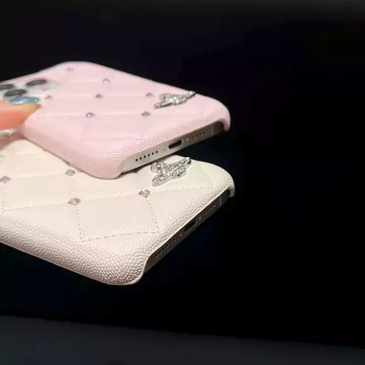 ハイブランド ヴィヴィアン ウエストウッド Vivienne Westwood 風 人気 iphone16pro/16promax/15ケース ヴィヴィアン ウエストウッドスマホケース シンプルSC24081424