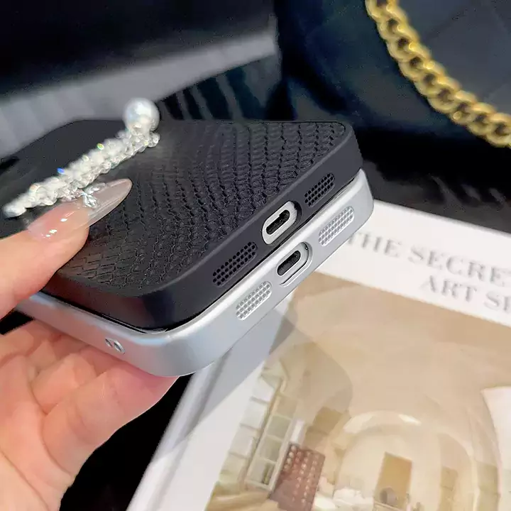 ミュウミュウiphone16 ケース蛇紋