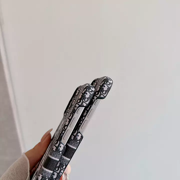 ポップ マートiphone15ケース