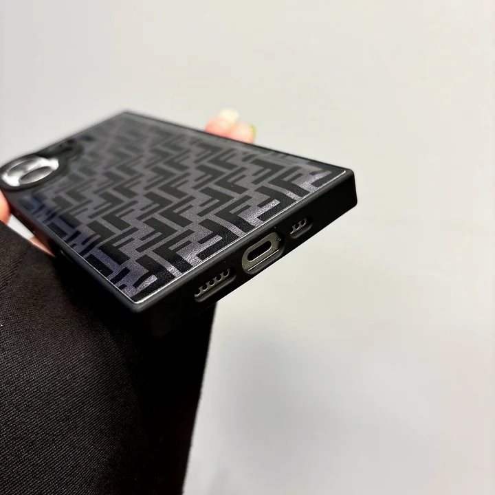 フェンディiphone 16 pro スマホケース 高級