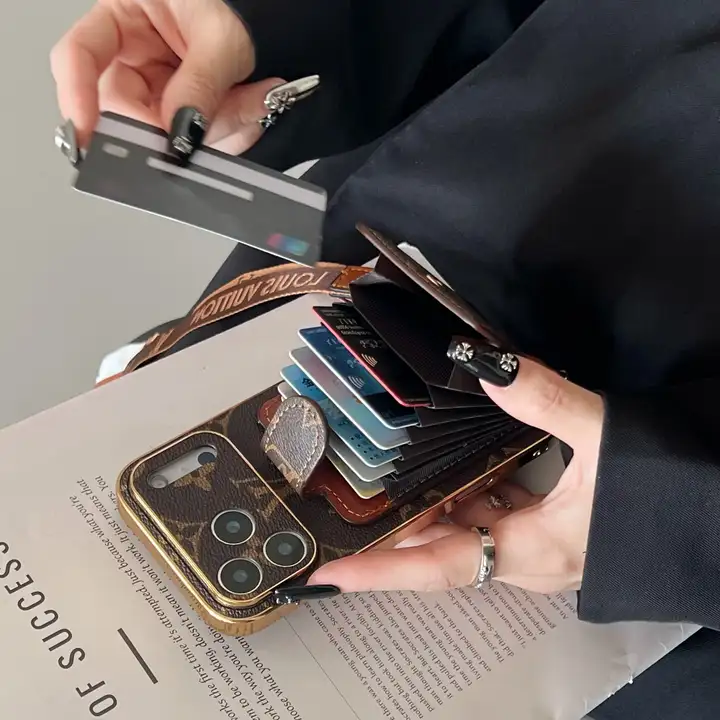 ルイヴィトンiphone17proケース カード収納 大容量