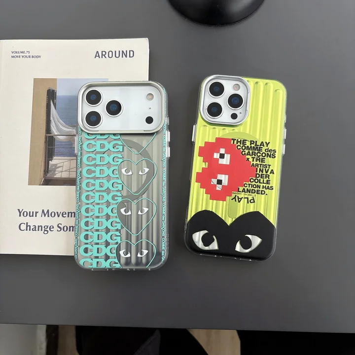 COMME des GARÇONS iPhone17proケース