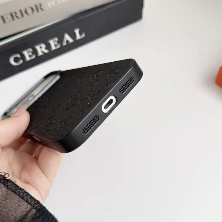 iPhone16Pro/16Plus 軽量カバー