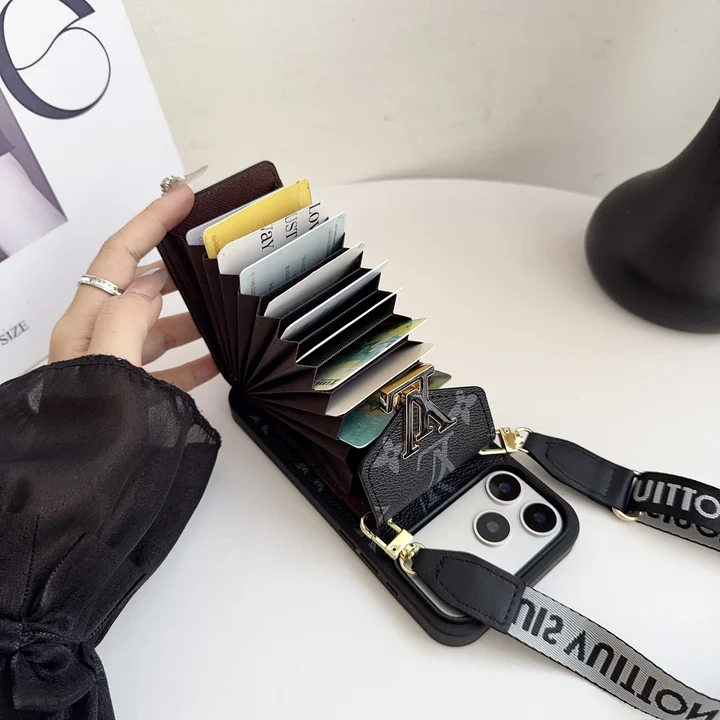  背面収納付きケース