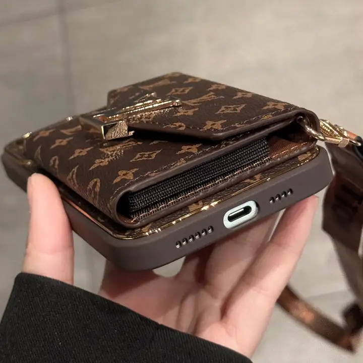 ルイヴィトンiPhone17ProMax カード収納